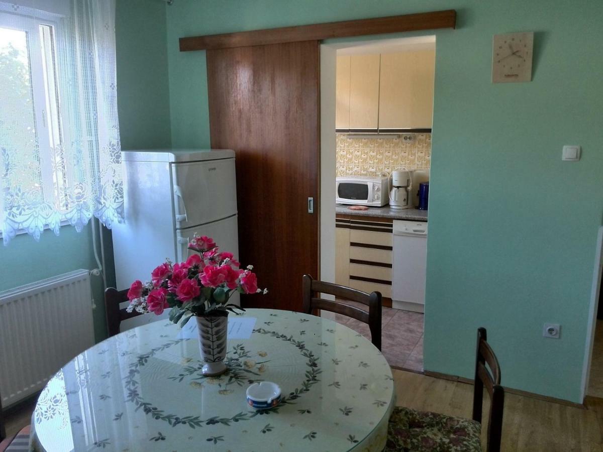 Kampor Apartments Apartment
